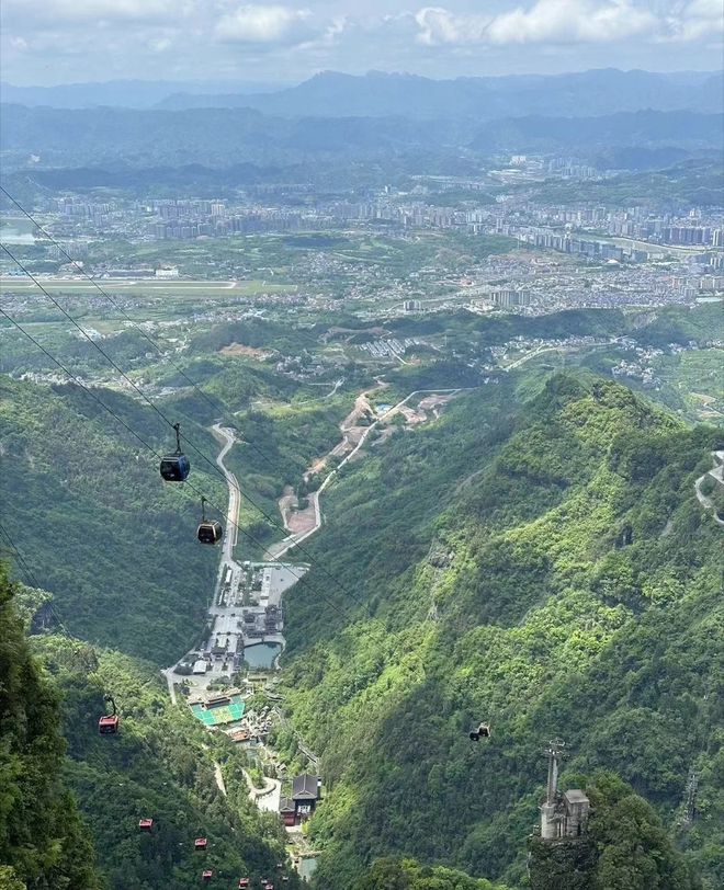 攻略：张家界尊享小包团三日一人价位龙8手机登录入口张家界跟团游精致(图4)